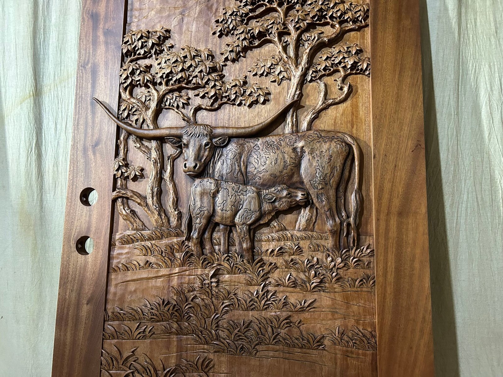 Longhor Carved Details